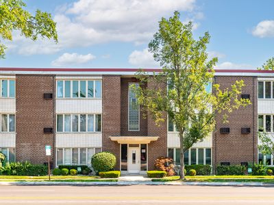 711 Busse Hwy APT 1B