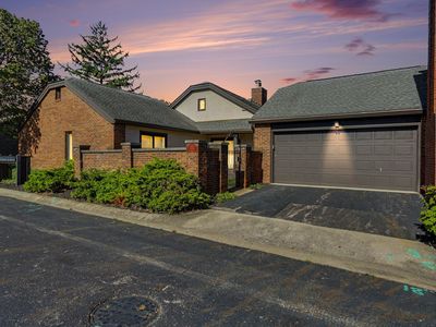 125 Flores Pl