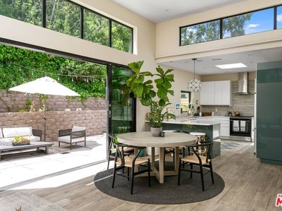 939 N Beverly Glen Blvd