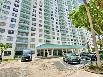 301 174th St APT 1907
