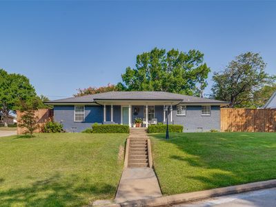 301 Valley Dr