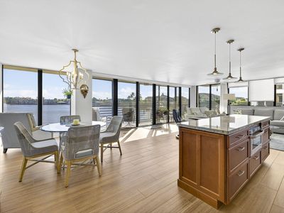 900 NE SPANISH RIVER Boulevard #2w