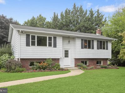 1103 Holliday Ln