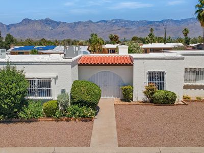 9027 E Palms Park Dr