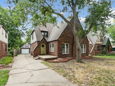 1506 N Woodrow Ave