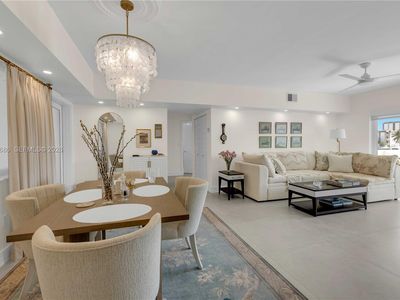 462 Golden Isles Dr APT 211