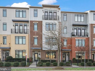 1426 Ribbon Limestone Ter SE