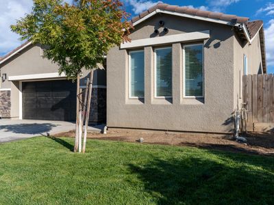 Property at 664 Amabile Dr, Los Banos, CA