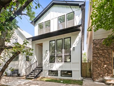 3045 N Spaulding Ave