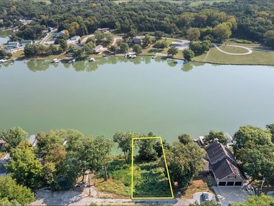 8364 Lakeshore Dr