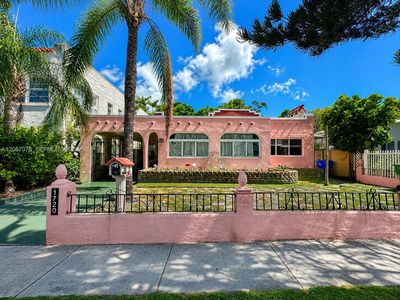 1720 SW 11th Ter