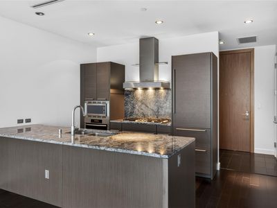 2900 McKinnon St APT 403