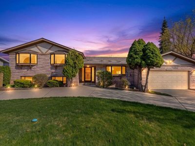 7910 N Panorama Dr