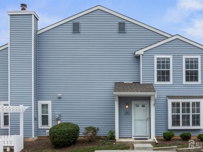 Property at 85 Almond Dr, Somerset, NJ