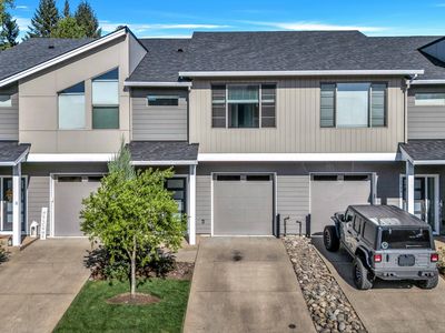 12706 SE Zion St