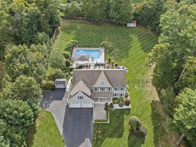 10 Split Rail Ln