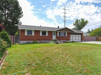 2683 W Castle Oaks Cir
