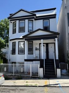20 Montrose Ter