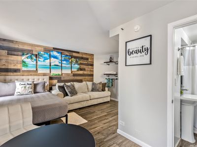134 Kapahulu Ave #700