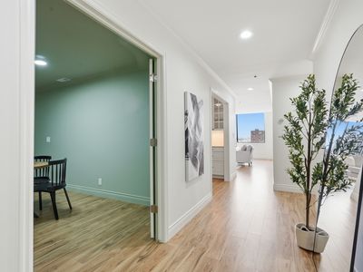44 W Broadway S #706