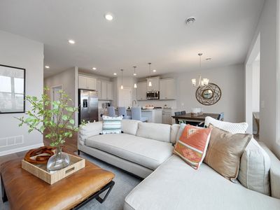 8008 Xyloid Ln