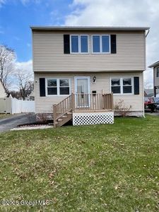 1327 Rosewood Avenue