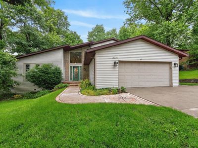 3076 Woodside Dr