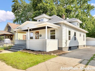 816 Richmond St NW