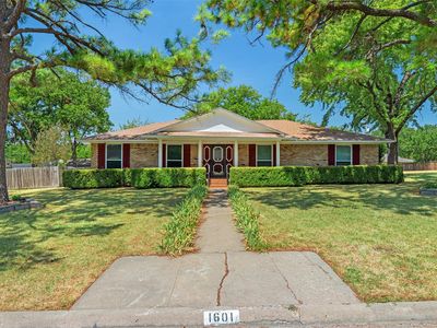 Property at 1601 Dakota Dr, Garland, TX