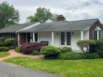 34 Leahey Ave