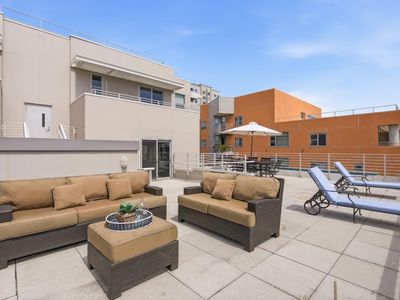 235 Berry St APT 607