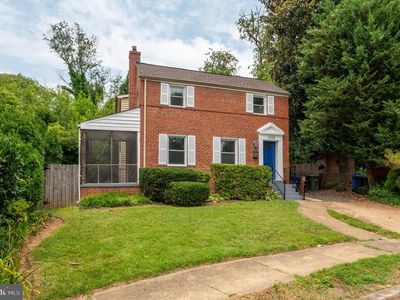 1220 N Livingston St