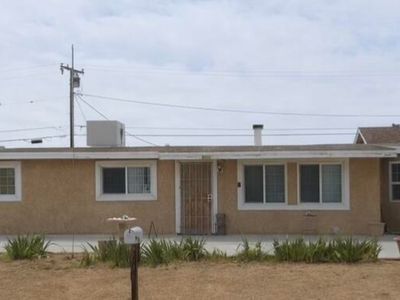 8038 Hemlock Ave