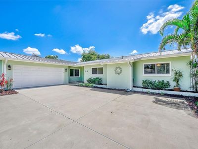 809 JACARANDA DRIVE