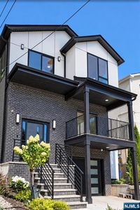 17-19 Seymour Avenue