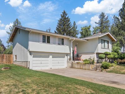 25 E Salmon Ave