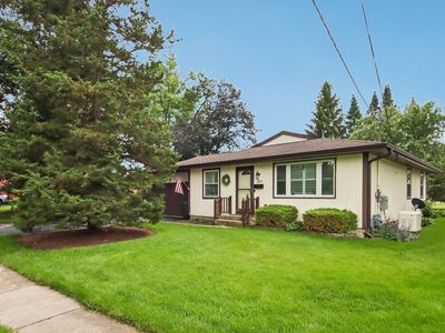 Property at 109 Weaver Dr, Cary, IL