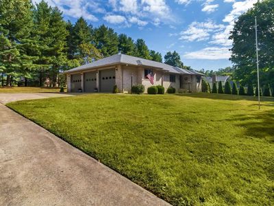 5933 Krueger Ave