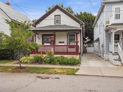 82 Peter St