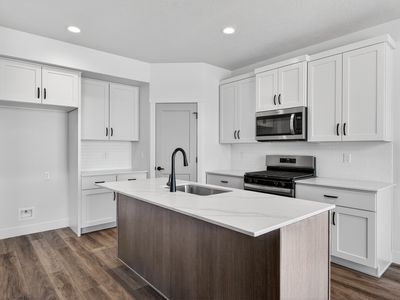 2742 W 2715 N