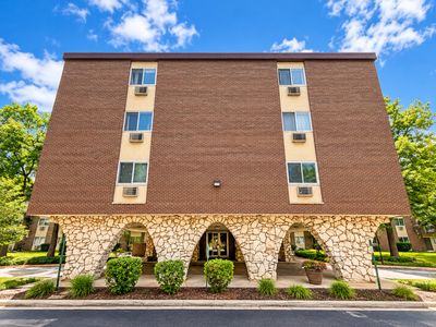 1321 S Finley Rd APT 312