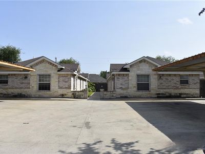 220 W Albatross Ave