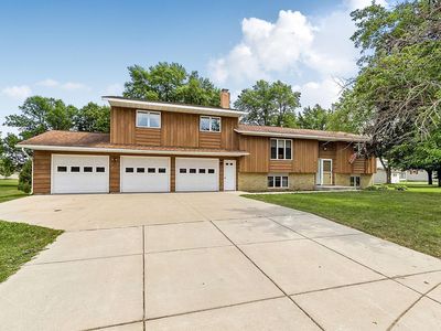 Property at 643 Circle Pines Ct, Paynesville, MN