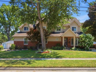 1010 Genesee Dr