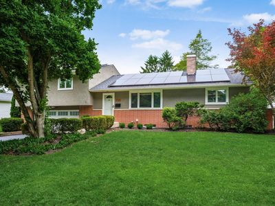 258 Sinsbury Dr N