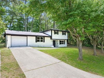 Property at 2960 Harper Valley Dr, College Park, GA