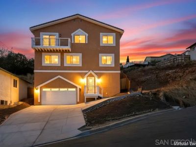 1302 La Presa Ave