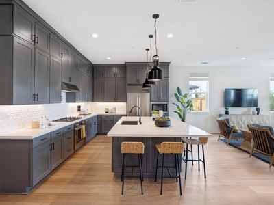 1254 Parkcrest Cir