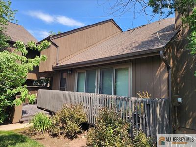 Property at 117 Kingsberry Dr, Somerset, NJ