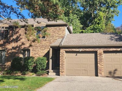 686 Jaywood Dr